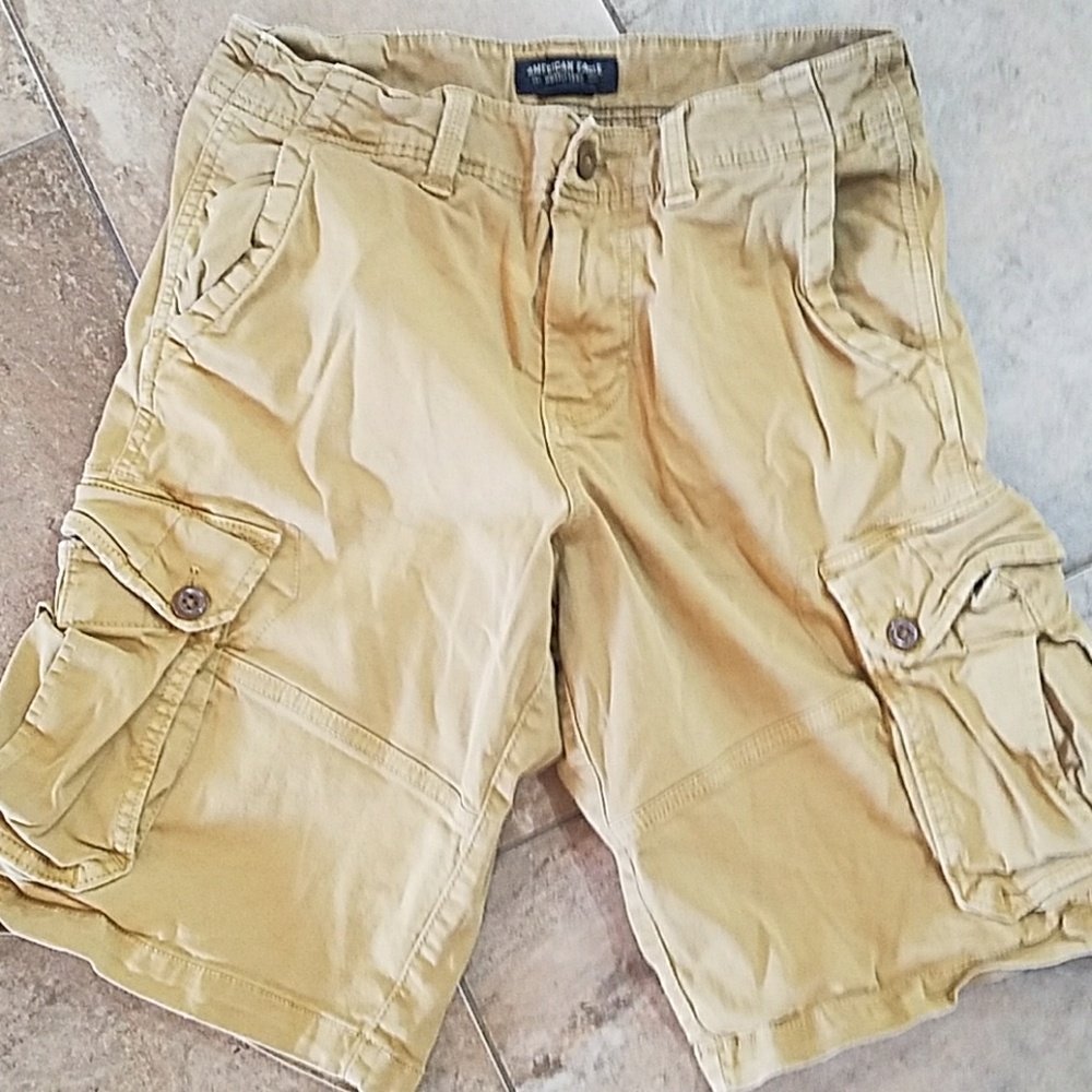 Men's American Eagle cargo shorts